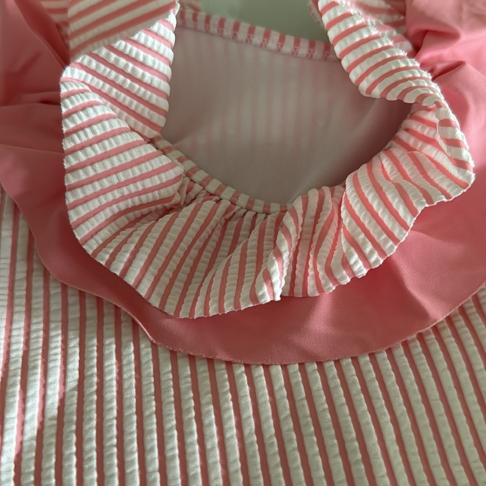 Rufflebutts Seersucker Scoopback Ruffle One Piece Swimsuit Pink and white 2T - Picture 4 of 6